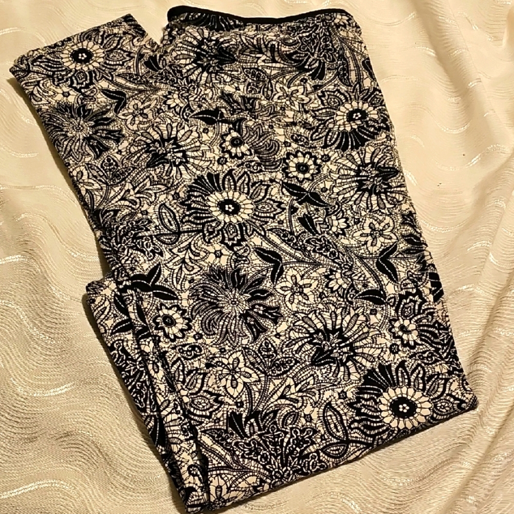 Philosophy Black Floral Legging Womans Medium